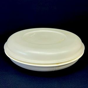 Vintage TUPPERWARE #1708-6 serving tray with lid